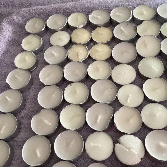 🪔🕯️ 100+ tea lite candles as is UNSCENTED 🕯️🪔 - Picture 3 of 5